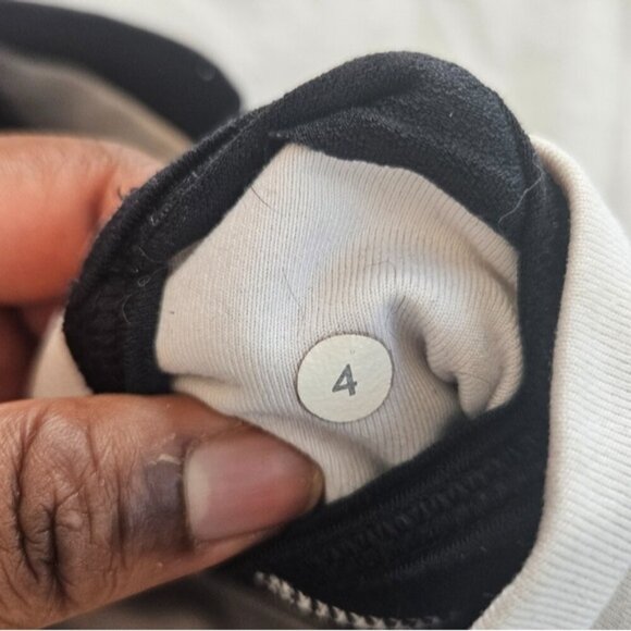 Lululemon Astro Heathered Pant. Black Grey Cross Cross. Size 4 - Picture 15 of 15